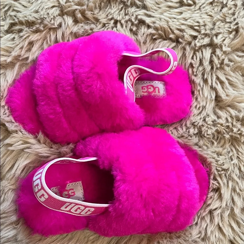 UGG Fuchsia Fluffy Slides, Toddler Size 8